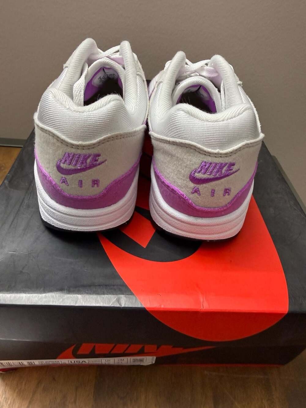 Nike Air Max 1 Fuchsia Dream Women's Size 9 Men’s 7.5 White Grey Purple - Picture 5 of 5